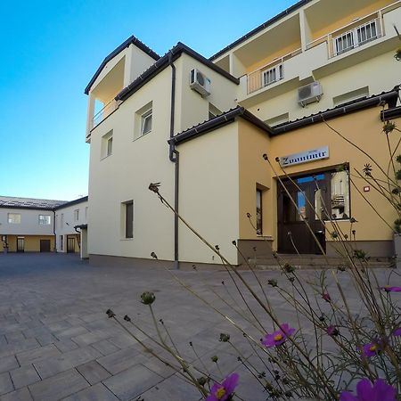 Hotel Zvonimir Otočac Exterior foto