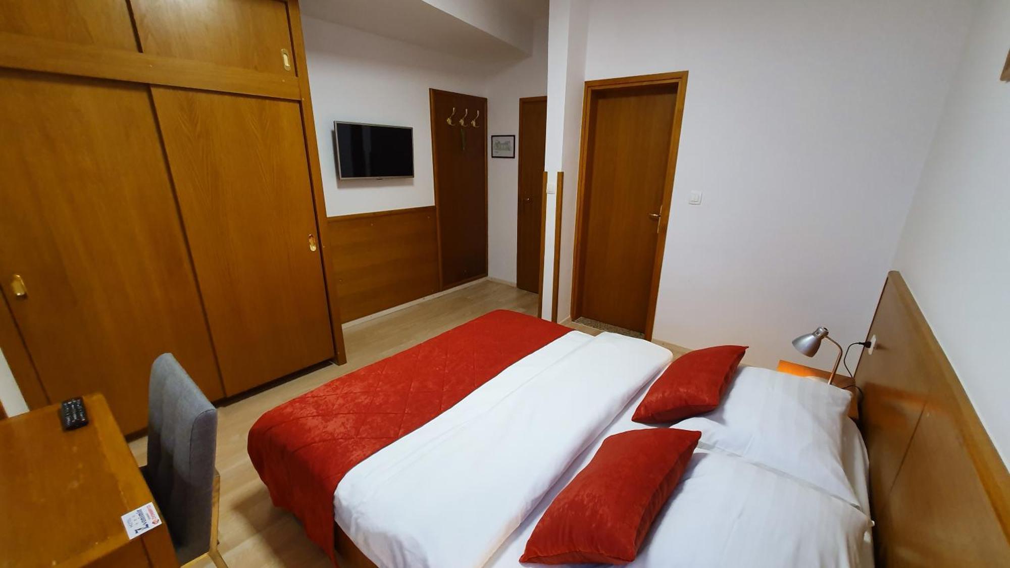 Hotel Zvonimir Otočac Exterior foto