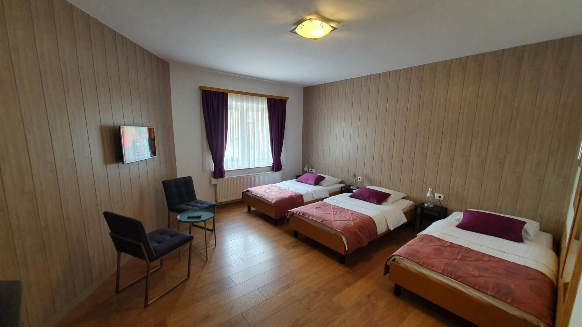 Hotel Zvonimir Otočac Exterior foto