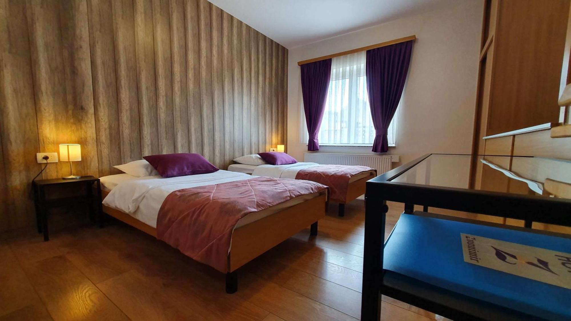 Hotel Zvonimir Otočac Exterior foto
