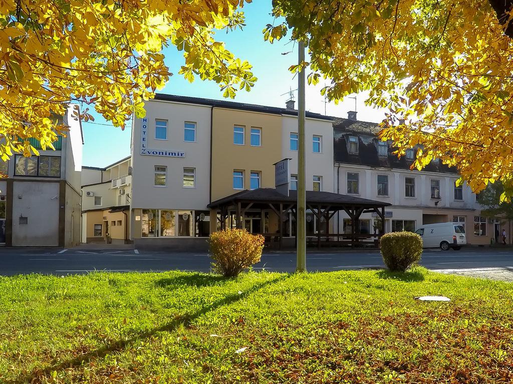 Hotel Zvonimir Otočac Exterior foto