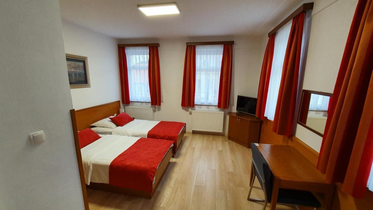 Hotel Zvonimir Otočac Exterior foto