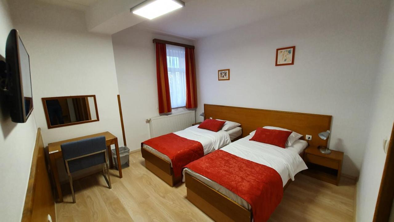 Hotel Zvonimir Otočac Exterior foto