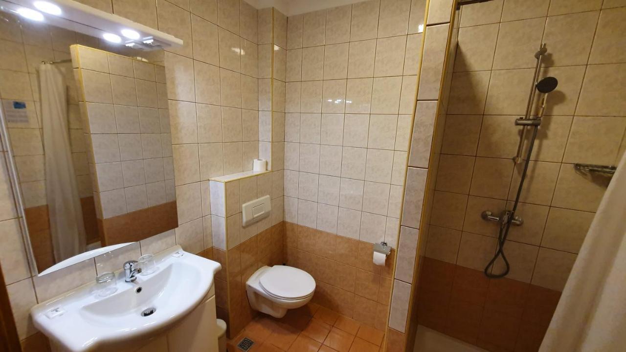 Hotel Zvonimir Otočac Quarto foto
